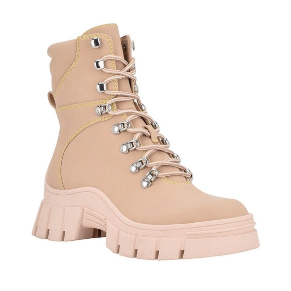 Guess Women's Hearly Lug Sole Hiker Boot Floor Model Check Pictures Size 6M B4HP - Picture 1 of 7